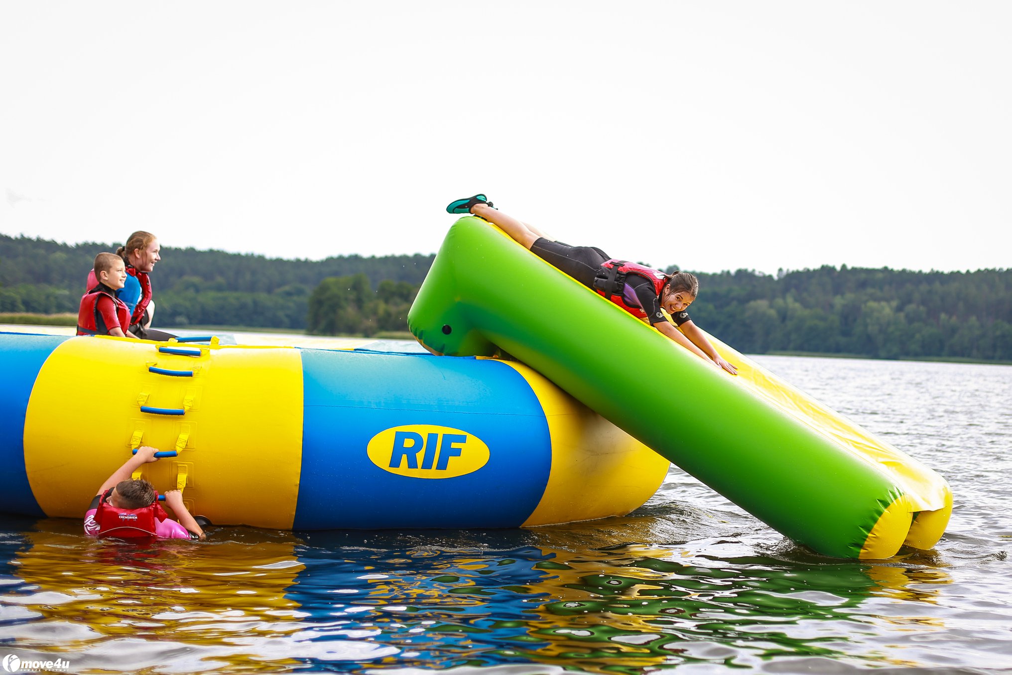 trampolina wodna polubie